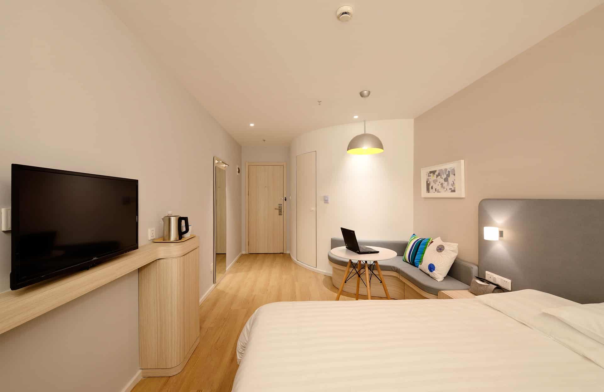 hotel-1330846_1920